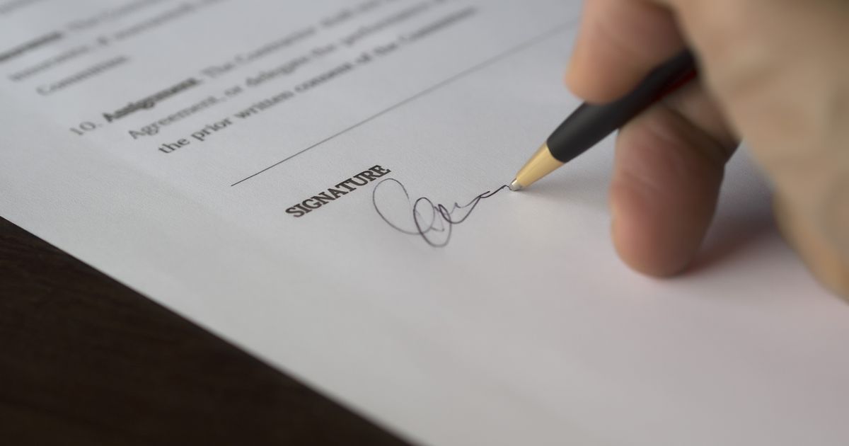 Lease termination in Belgium: notice period, registered mail and pitfalls (landlord and tenant)