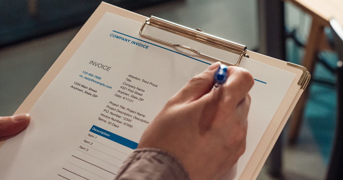 Dunning unpaid invoices in Belgium: 3 templates + registered mail for SMEs